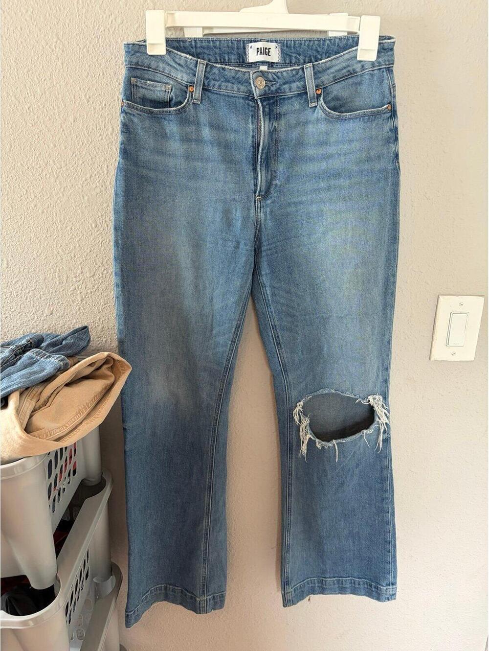 Paige Leenah Light Wash Jeans size 30. Inseam is 31in